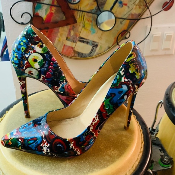 Gorgeous Graffiti Pumps - Size 8.5 - Picture 5 of 6